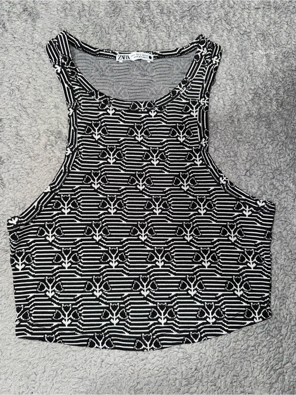 Zara Black & White Geometric Floral Cropped Tank